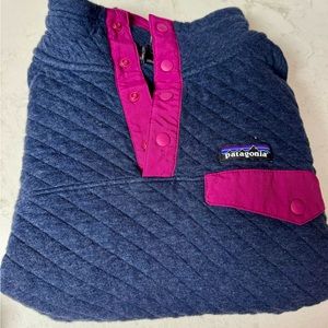 purple patagonia snap fleece size medium